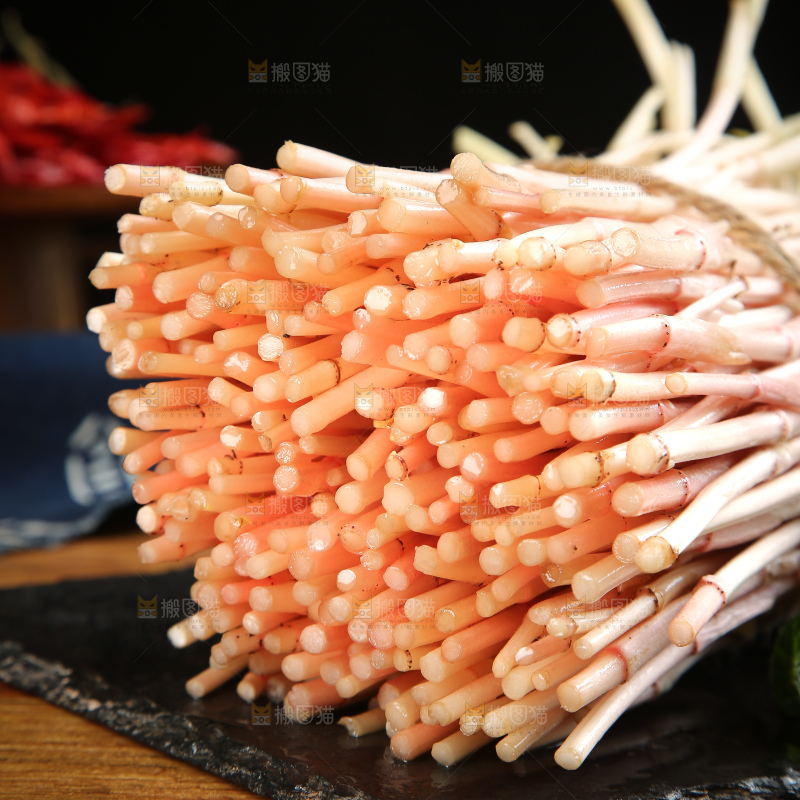 一捆折耳根嫩芽