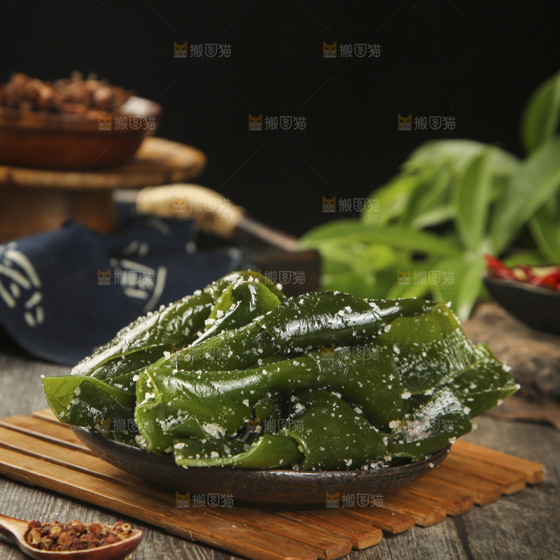一盘盐渍海带扣