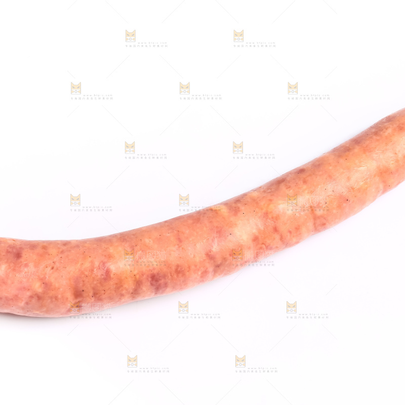 白底上摆放着肉肠