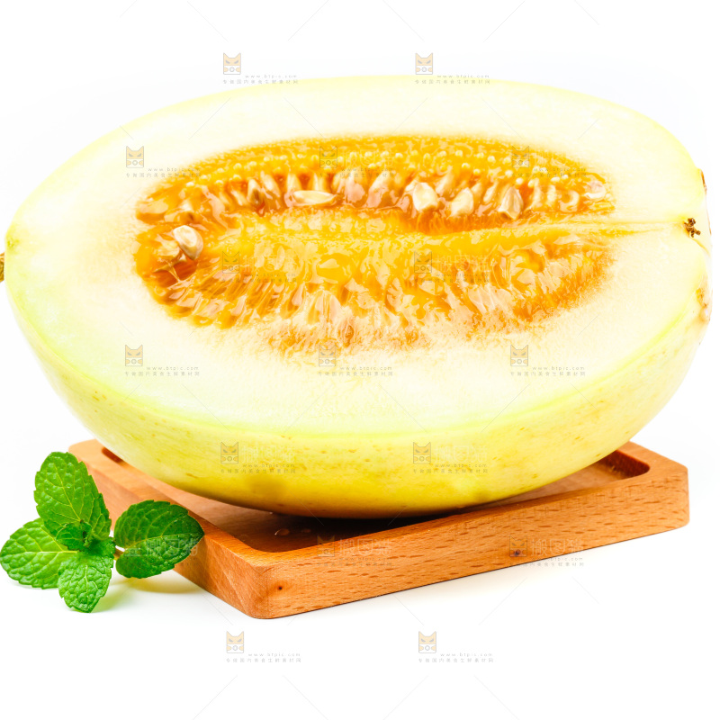 木板上的蜜瓜