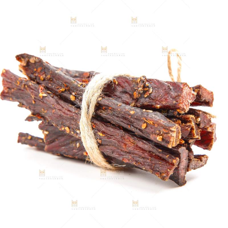 白底上放着牛肉干