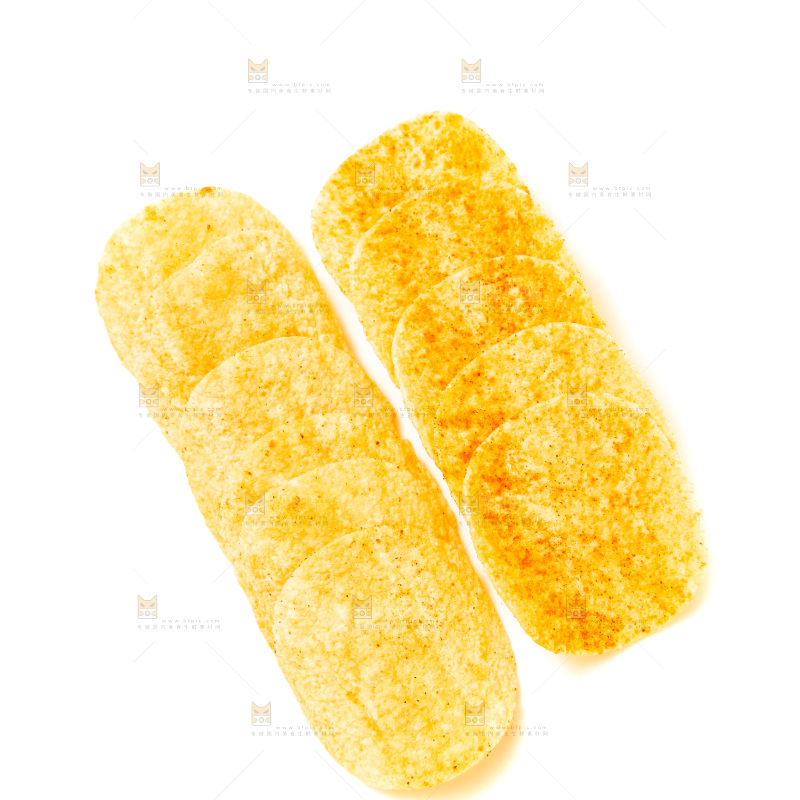白底上的薯片