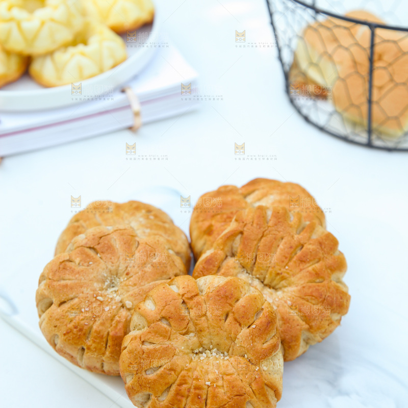 一堆低脂全麦面包