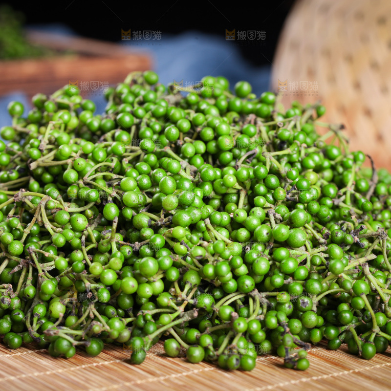 一堆新鲜山胡椒