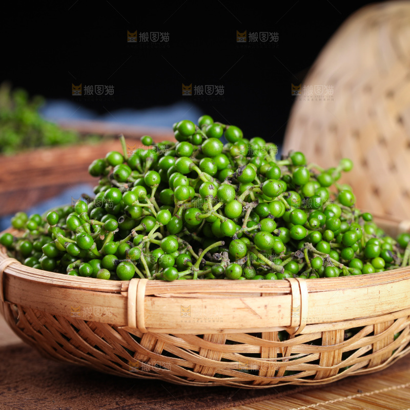 一篮山胡椒