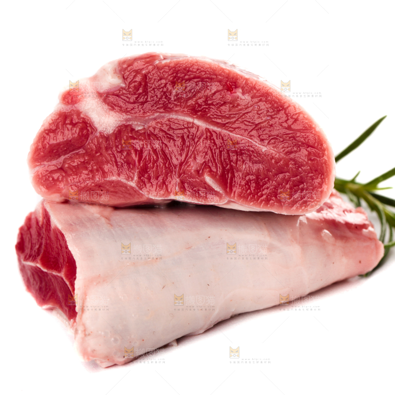 白底上放着新鲜牛腱子肉