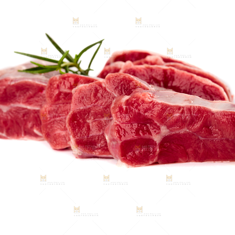 白底上放着新鲜牛腱子肉