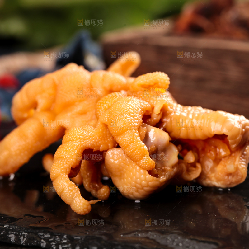 黑底上的柠檬无骨凤爪