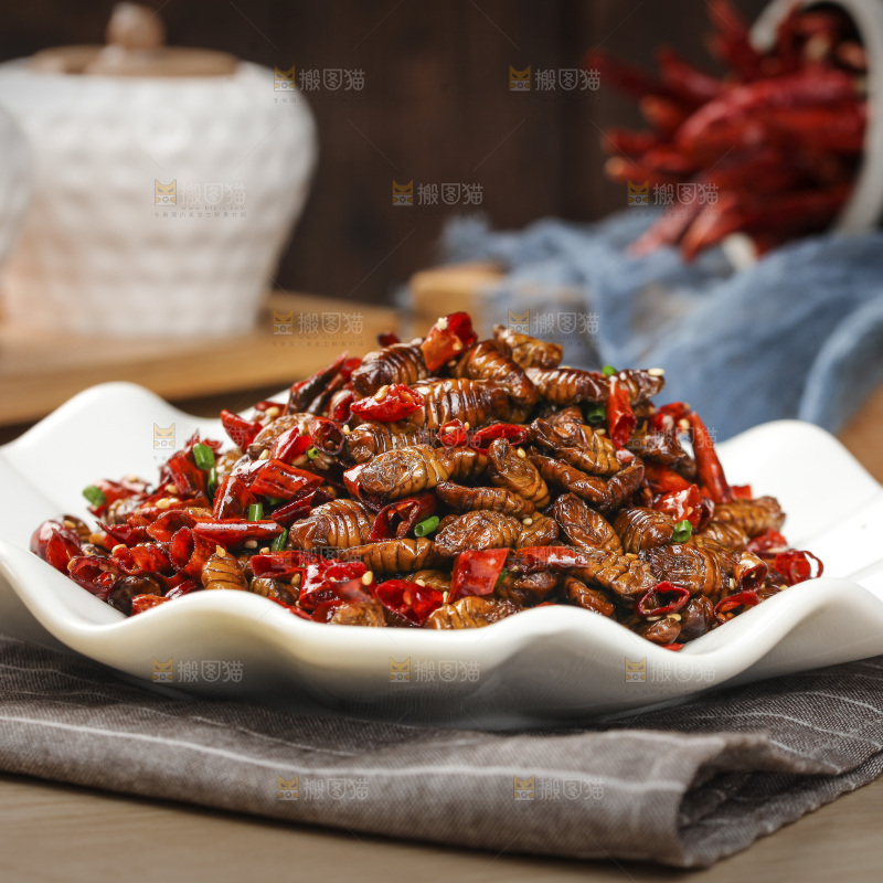 一盘干煸蚕蛹