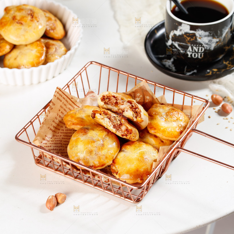 一篮鸡仔饼酥