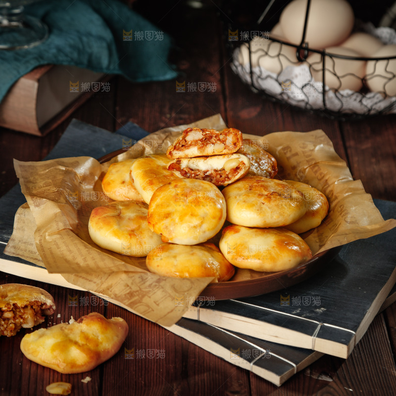 一盘鸡仔饼