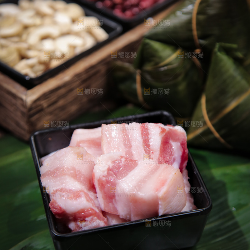 一盒五花肉