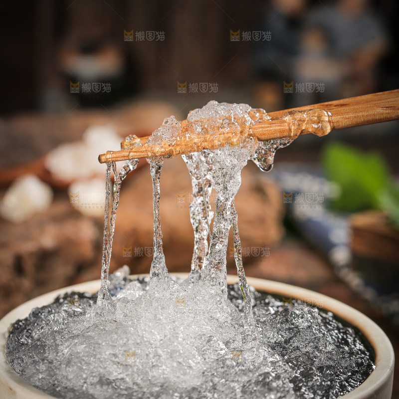 筷子上夹着拉丝雪燕