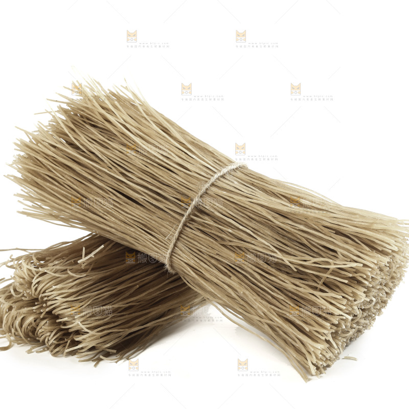 白底上放着一堆红薯粉丝
