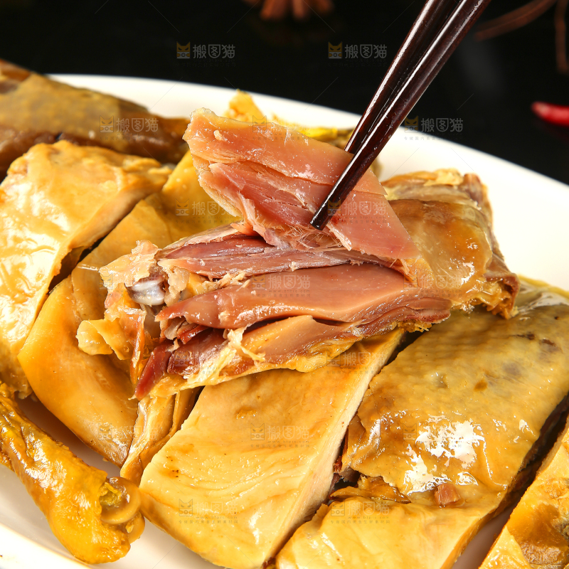 筷子上夹着风干鸡