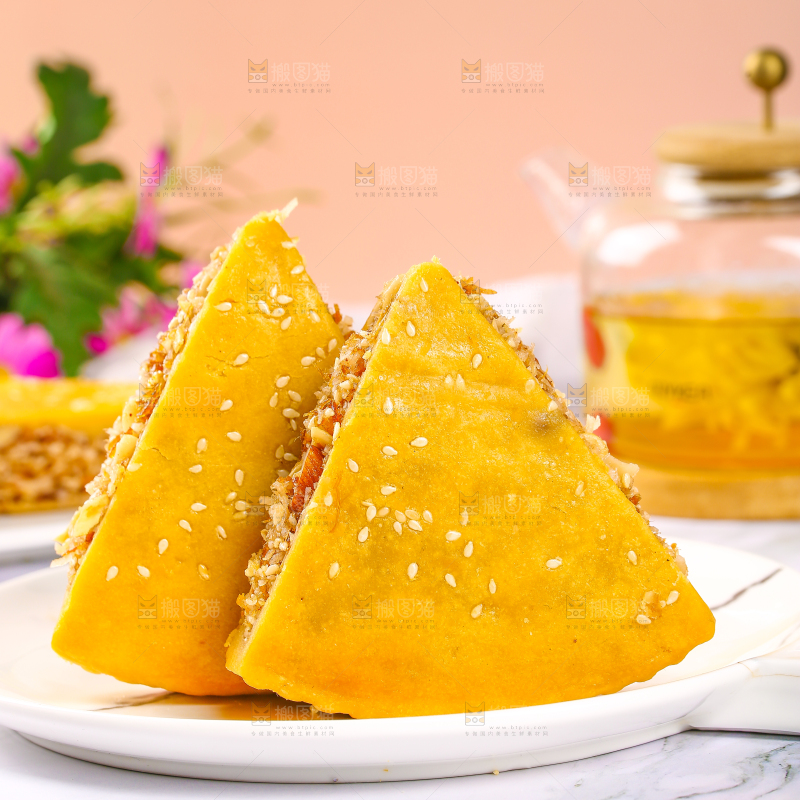 盘子里装着化州拖罗饼