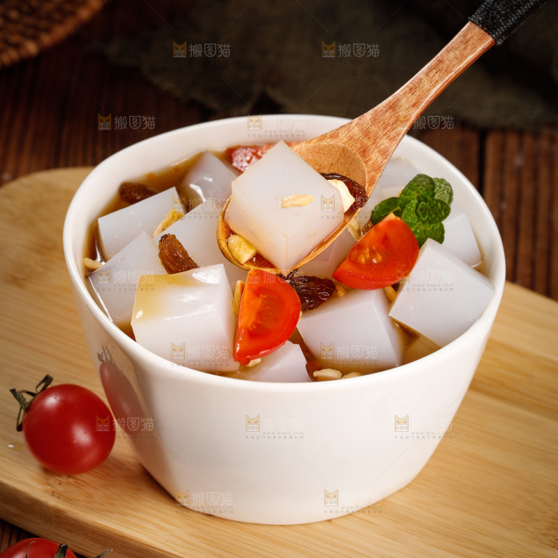 碗里的红糖凉粉