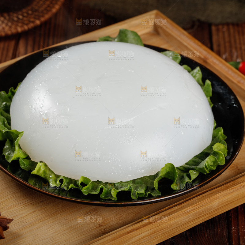盘子里的凉粉
