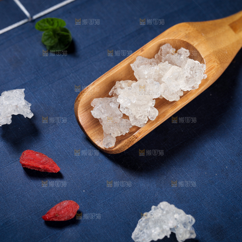 勺子里的雪燕