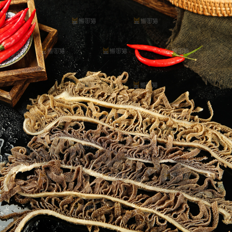 黑石板上的毛肚