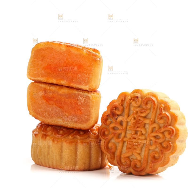 白底上的广式蛋黄月饼