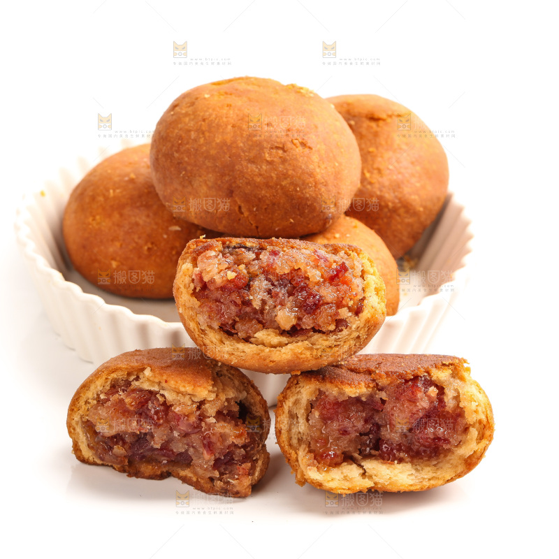 白底上盘子里的火腿月饼
