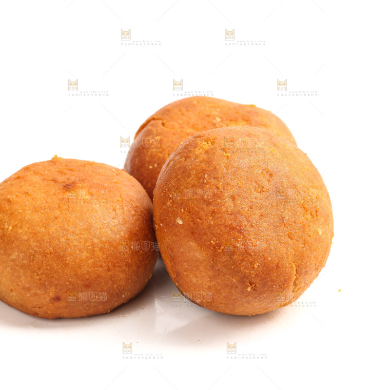 白底上的火腿月饼