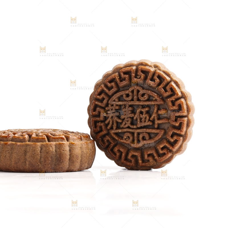 白底上的荞麦五仁月饼