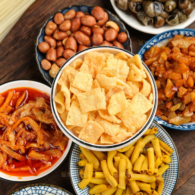 盘子里的螺蛳粉食材