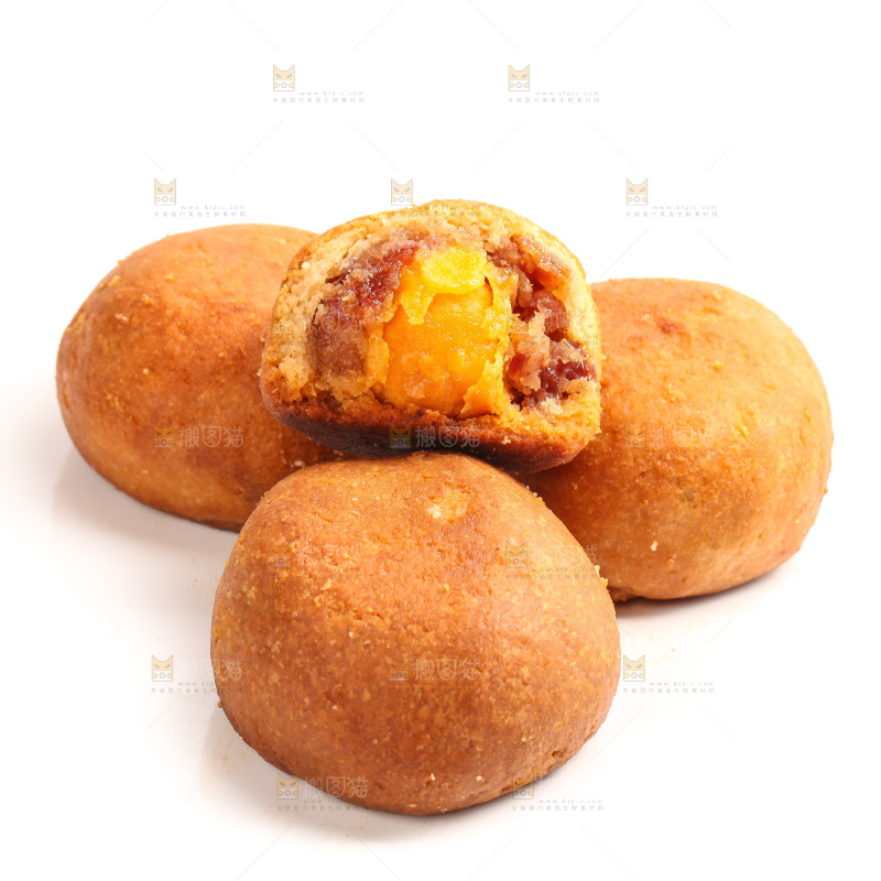 白底上的火腿蛋黄月饼