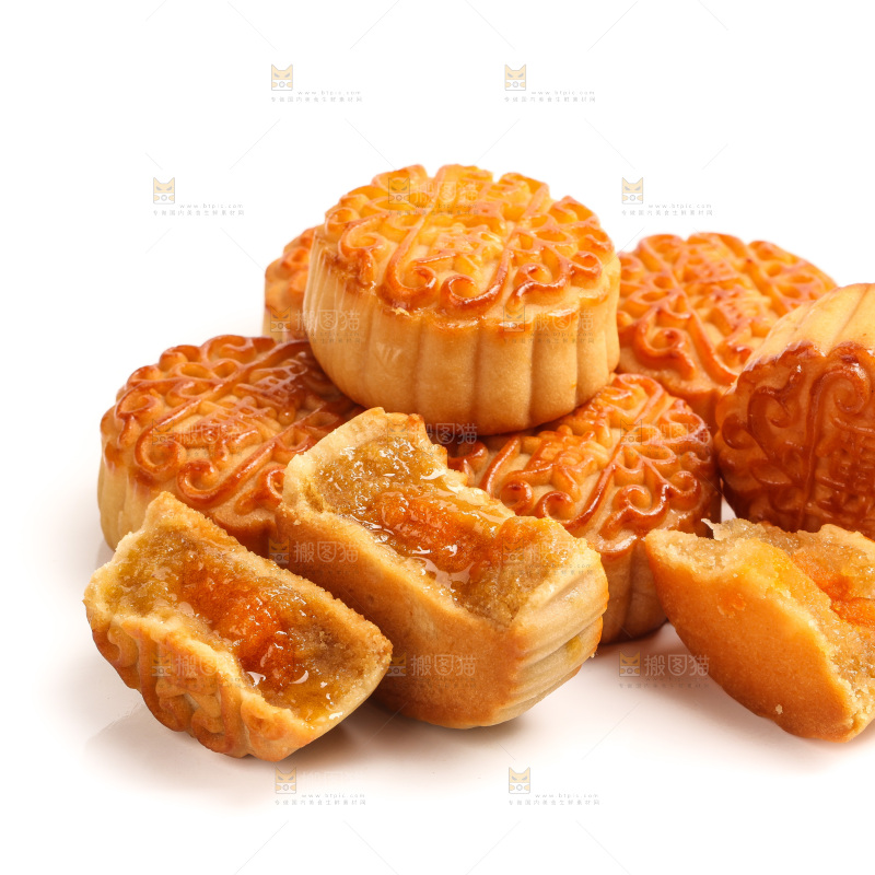 白底上的广式蛋黄月饼