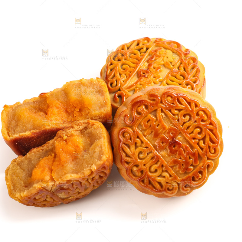 白底上切开的蛋黄月饼