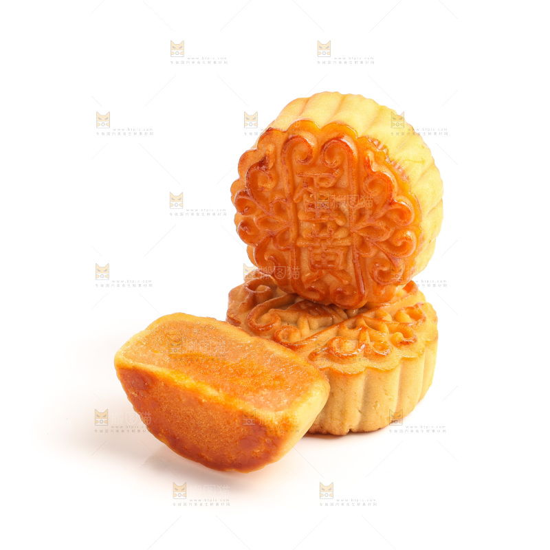 白底上的广式蛋黄月饼
