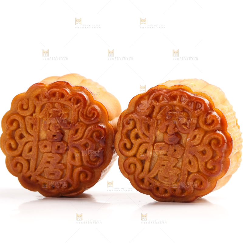 白底上的广式蛋黄月饼