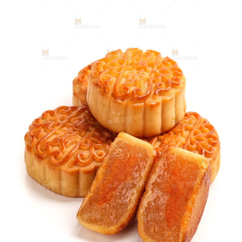 白底上的广式蛋黄月饼