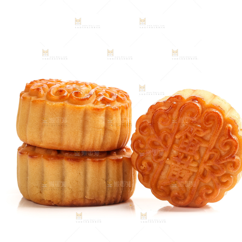 白底上的广式蛋黄月饼