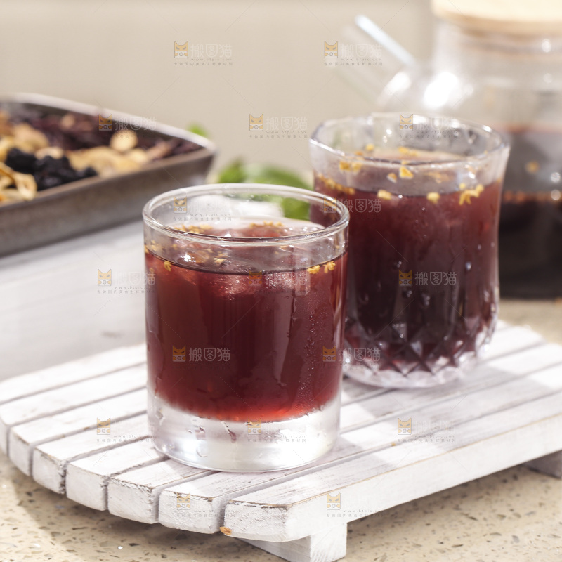 木板上放着酸梅汤