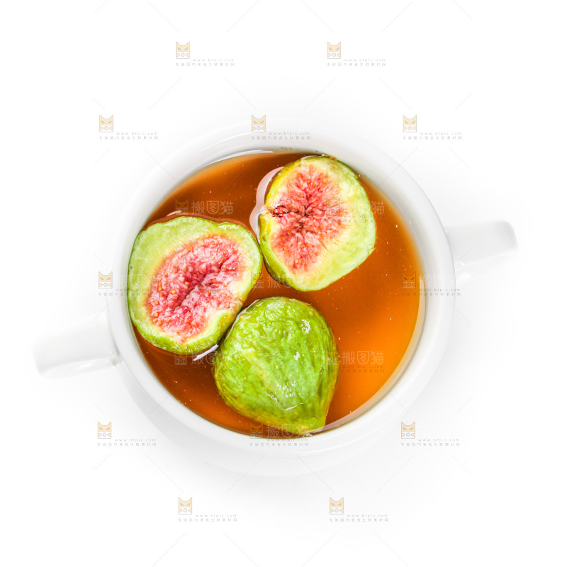 白底上放着无花果茶