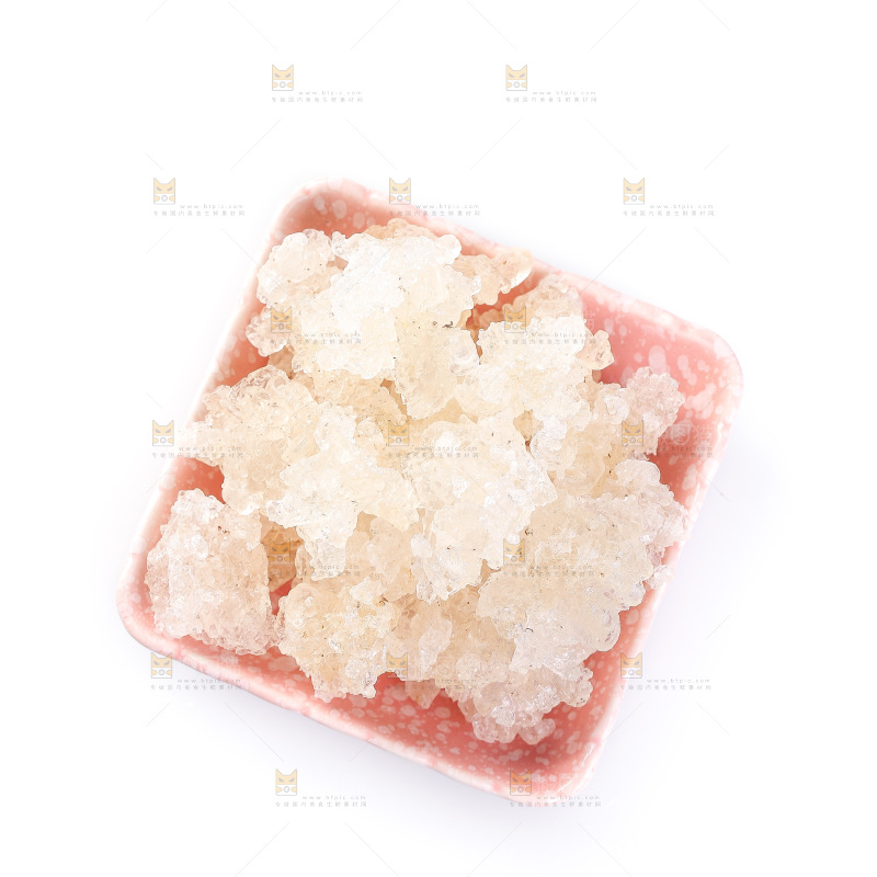 碟子里放着雪燕