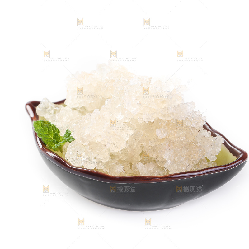 碟子里放着雪燕