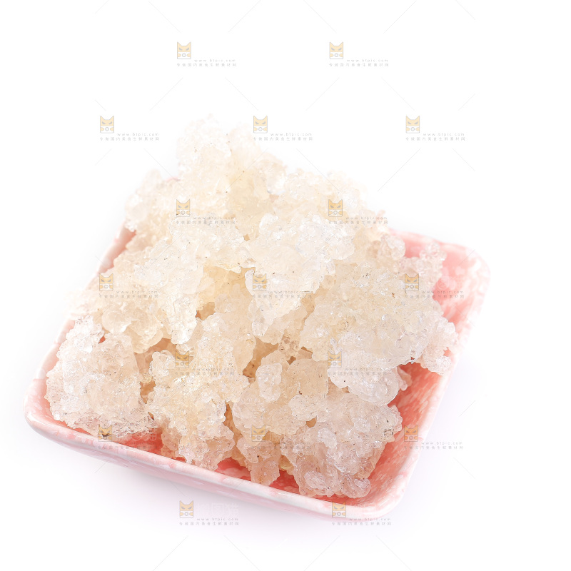 碟子里放着雪燕