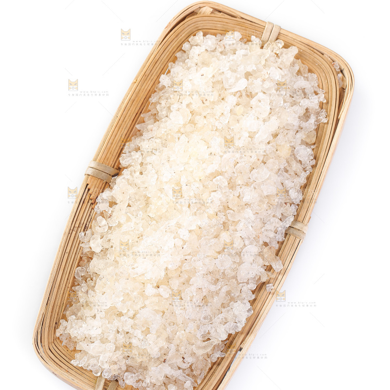 木篮里放着雪燕