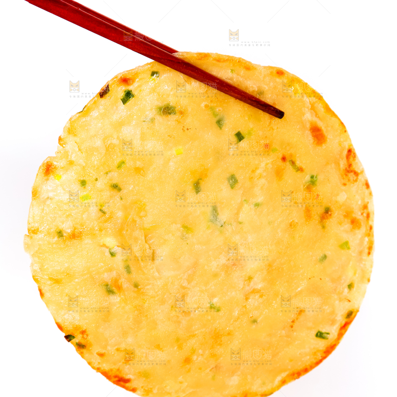 筷子上夹着葱油饼
