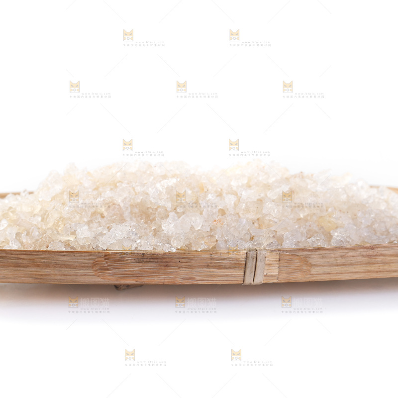 木篮里放着雪燕