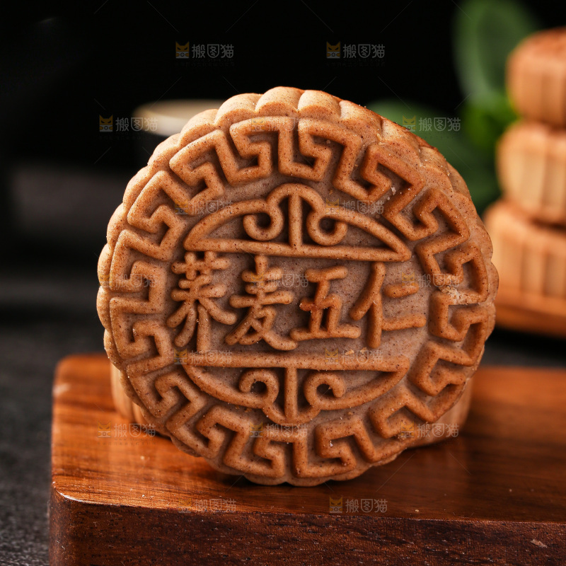 深底上的荞麦五仁月饼