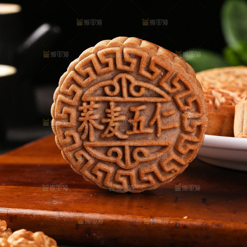 深底上的荞麦五仁月饼