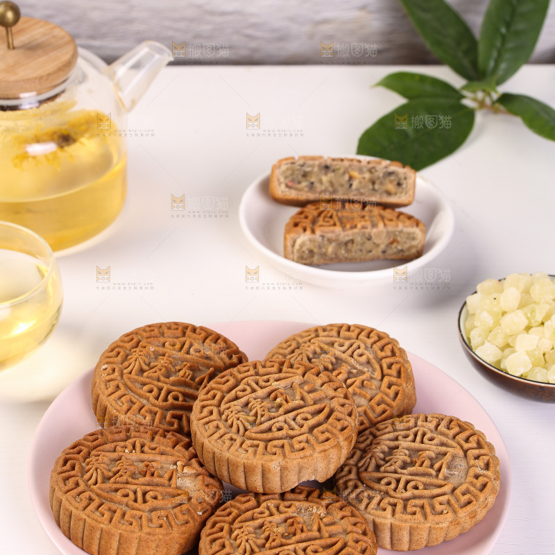 盘子里的荞麦五仁月饼