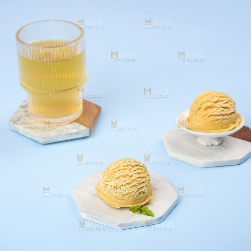 浅底上的奶油冰淇淋