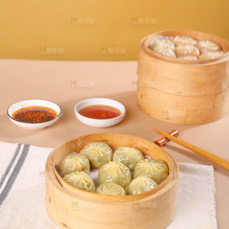 蒸笼里的小包子