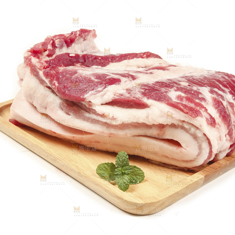 木盘里的土猪肉